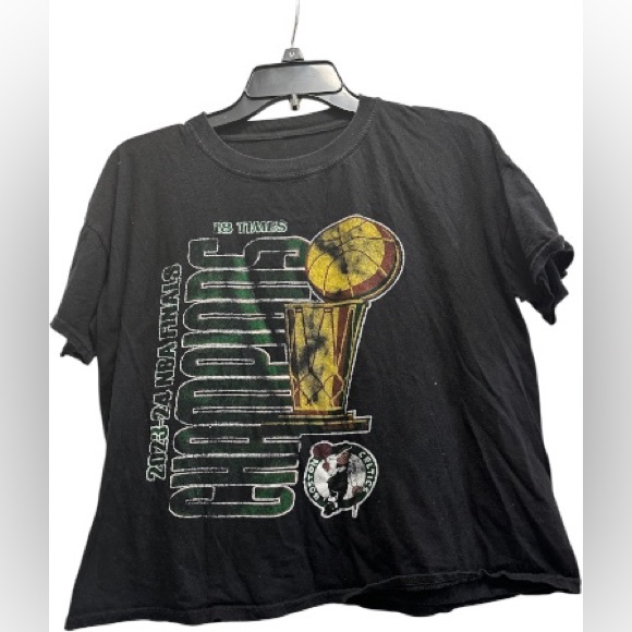 Tops - Boston Celtics 18 Times Champions Graphic Short Sleeve T-Shirt Black